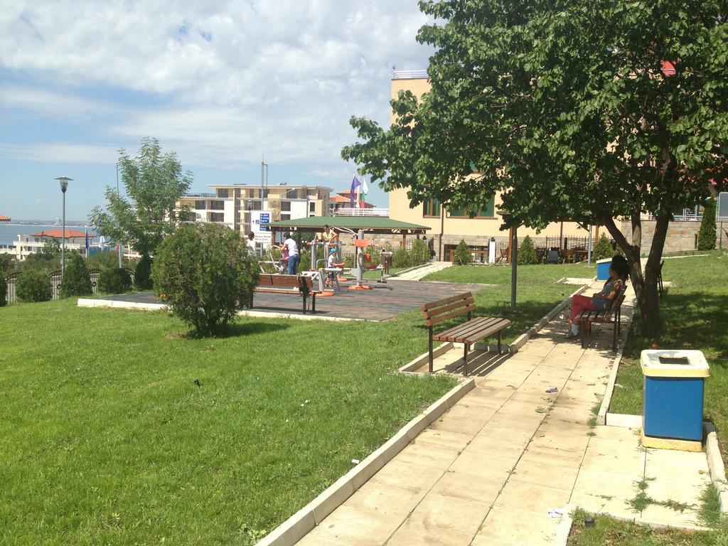 Yanis Guest House Sveti Vlas Exterior photo