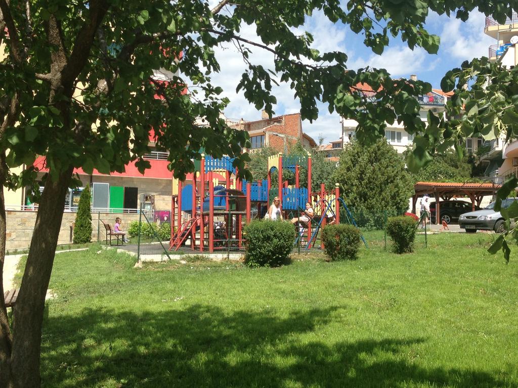 Yanis Guest House Sveti Vlas Exterior photo